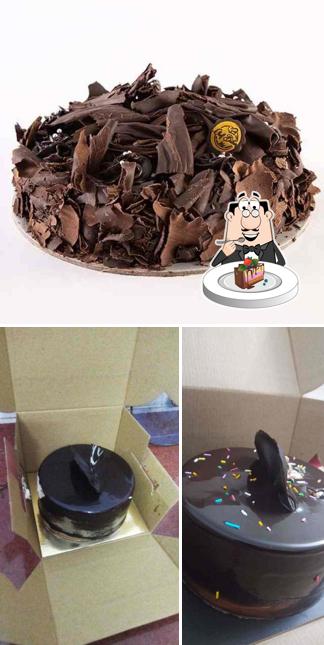 Chocolate cake at Jaipur Bakers