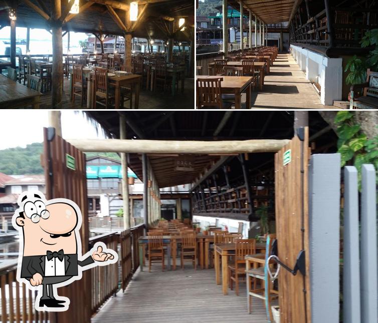 O interior do Restaurante DECK Pier3