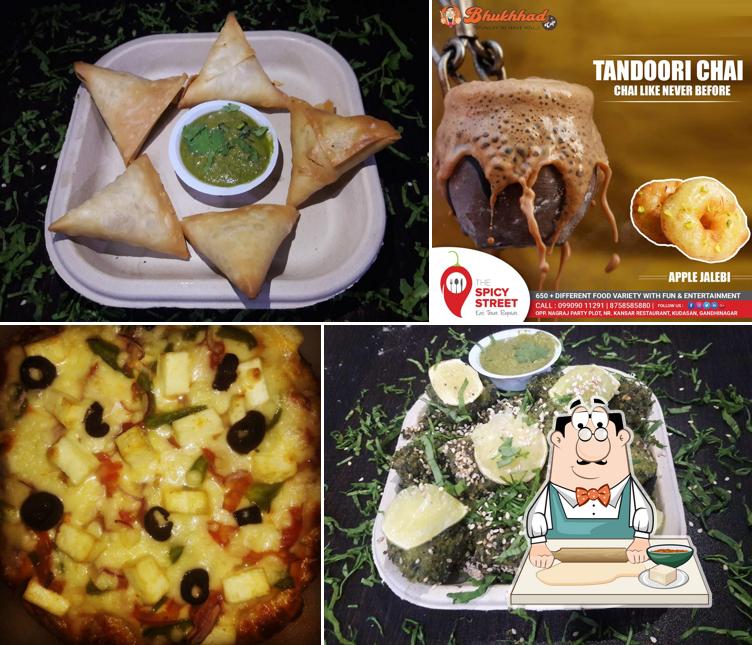 Samosa at Tandoori chai,Bhukhhad Cafe & Restaurant