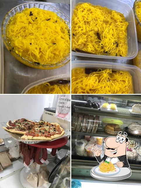 Espaguete carbonara em Padaria e Confeitaria Neca