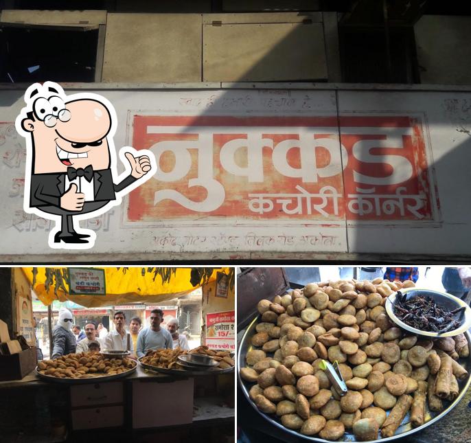 See this pic of Nukkad Kachori Corner