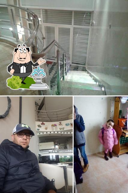 La photo de la extérieur et intérieur de Masquerade’s