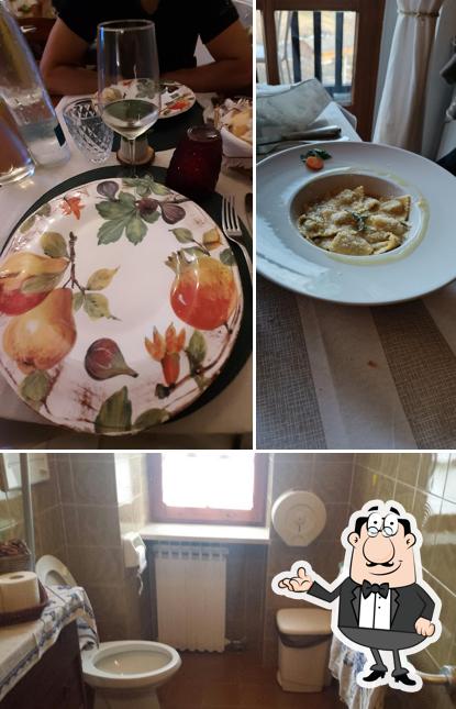 Gli interni di Osteria dello Stambecco