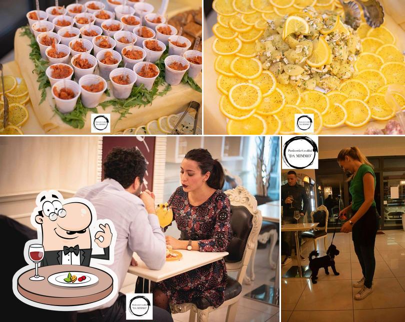 La cibo e interni del ristorante