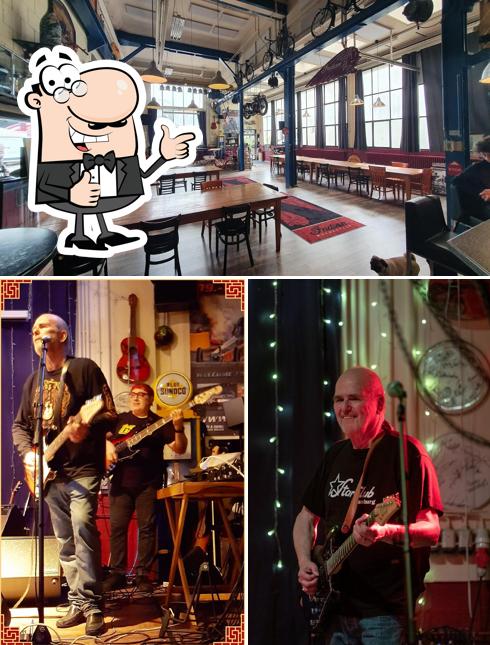 Ecco un'immagine di Fat Inn Bar