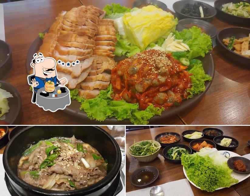 Platos en Kaya Korean Food