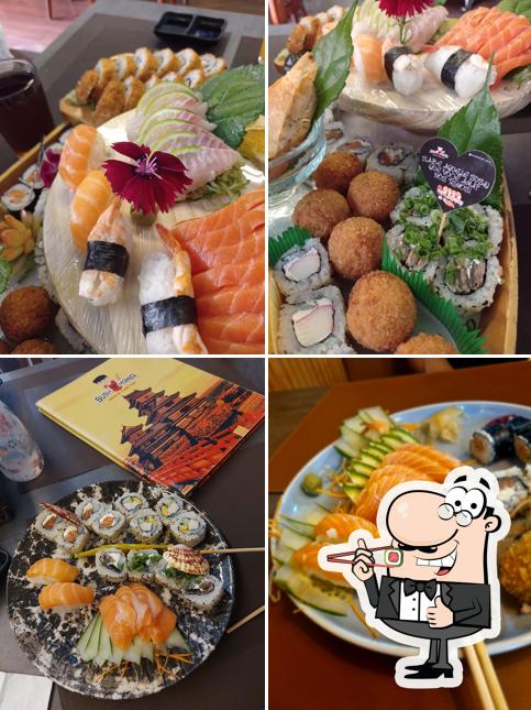 Peça diversas opções de sushi