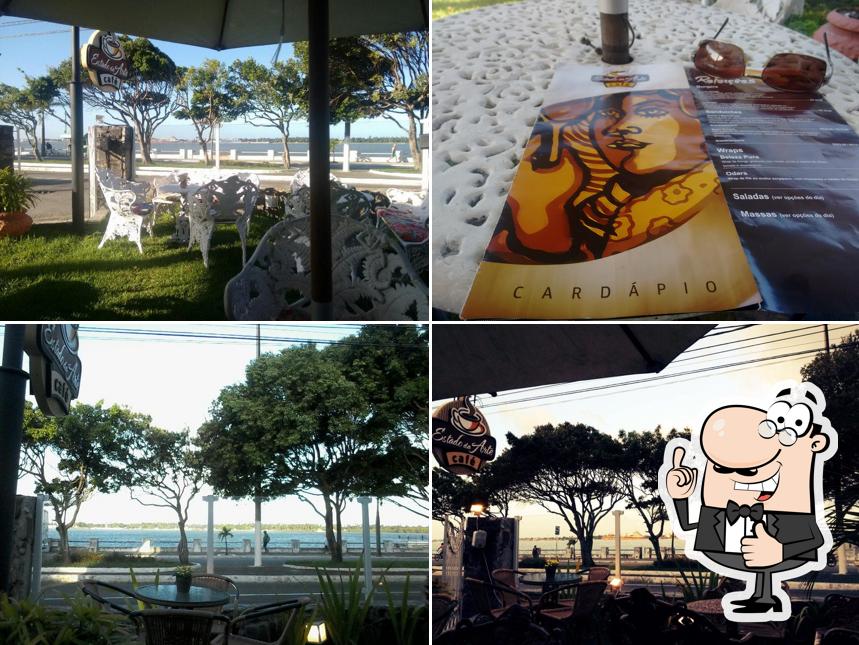 Look at this image of Estado da Arte Café