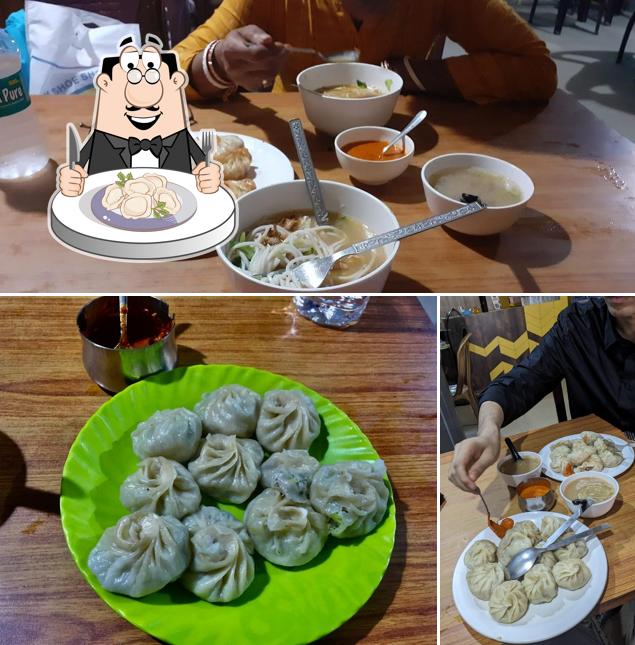Dumplings at তিব্বতীয় ৰেস্টুৰা