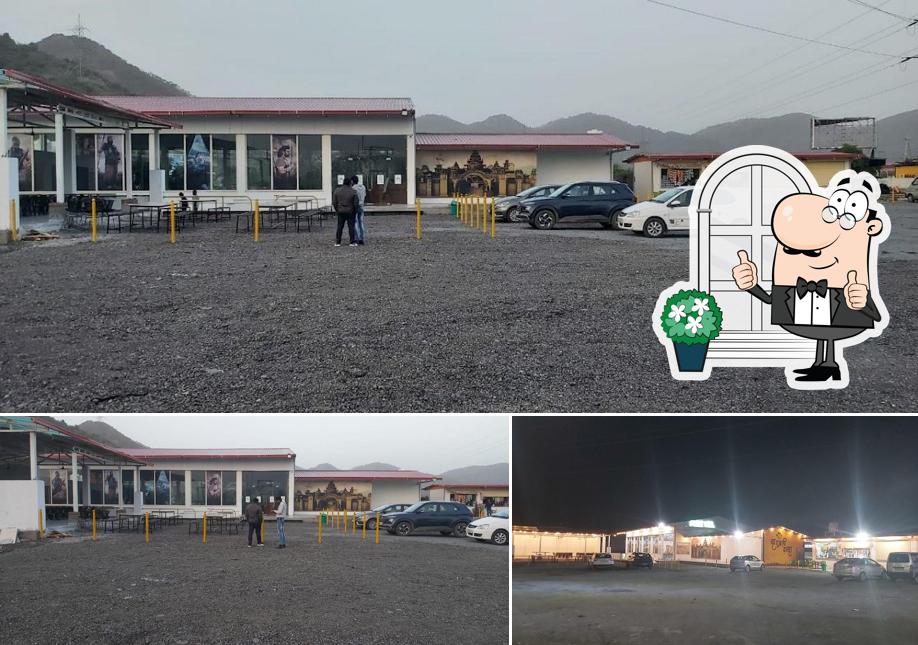 Check out how Bahubali Dhaba Udaipur looks outside