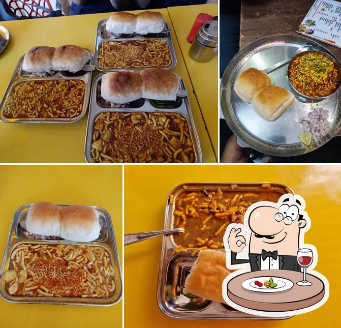 Food at Mamledar Misal - Nerul