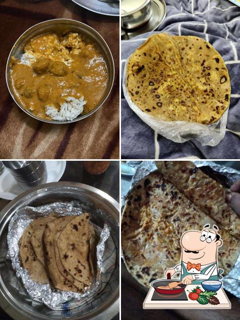 Chicken curry at RS Vaishno dhaba