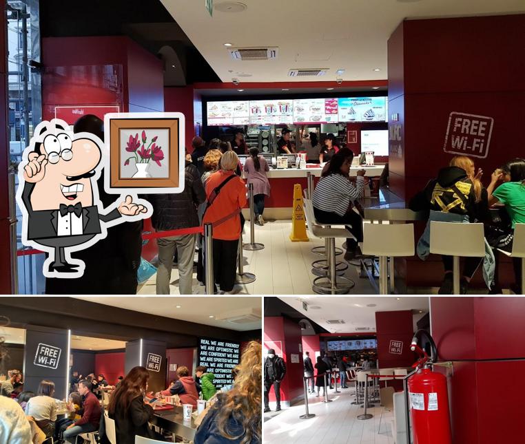 Siediti a un tavolo di KFC