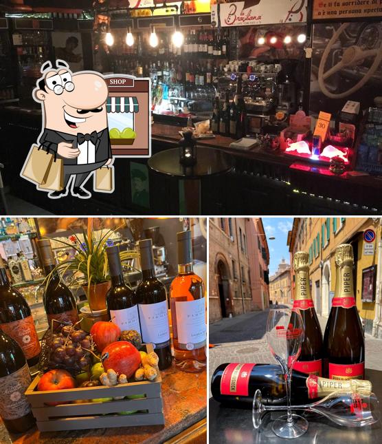 Guarda gli esterni di Antico Cafè