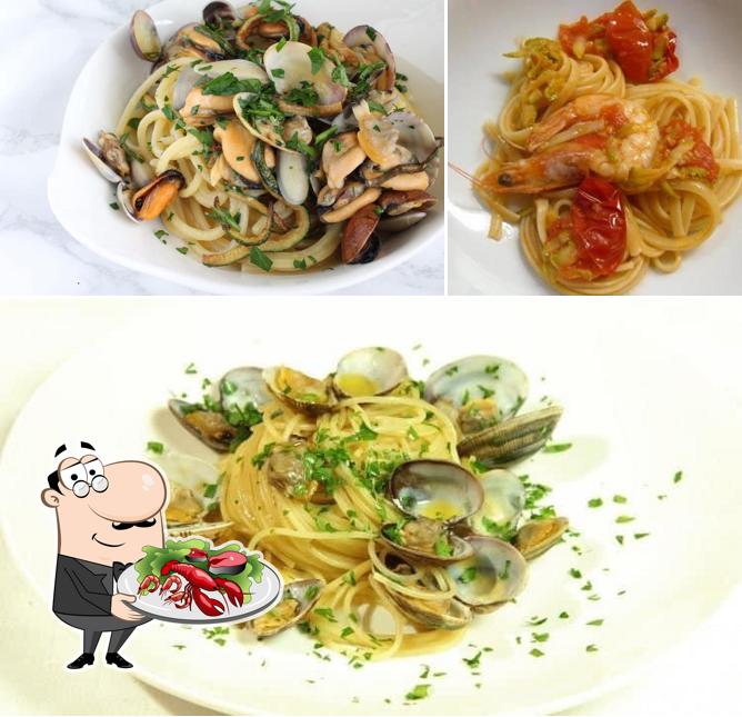 Prenditi la cucina di mare a Marilyn Coffee Bar restaurant