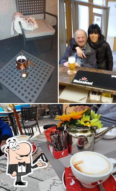 Siediti a un tavolo di Bar San Valentino