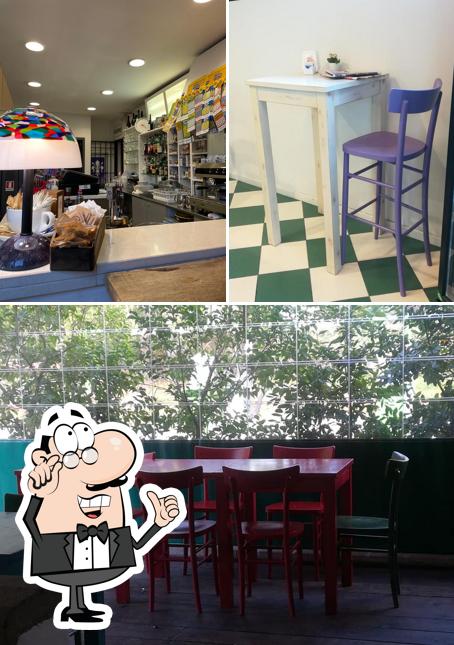 Dai un'occhiata agli interni di Green stop caffè