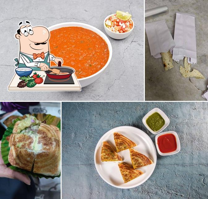 Chicken curry at Mahalaxmi Bhaji Pav-Manekchowk Wala