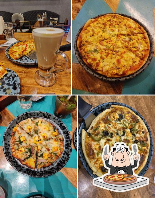 Pick pizza at Coffee Culture - The Ristorante Lounge , Thane
