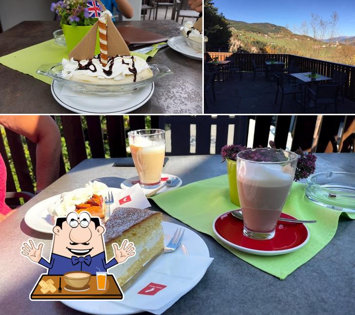 La immagine della cibo e interni di Cafe Erdpyramiden