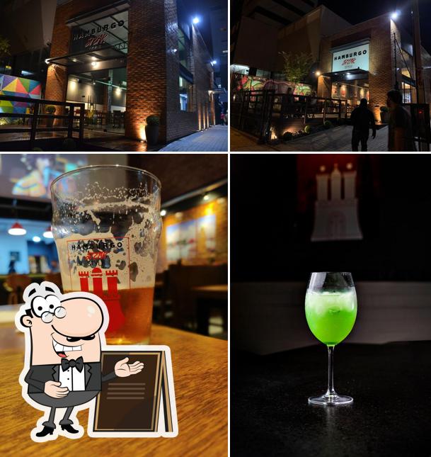 Esta é a foto ilustrando exterior e bebida no A La Beef