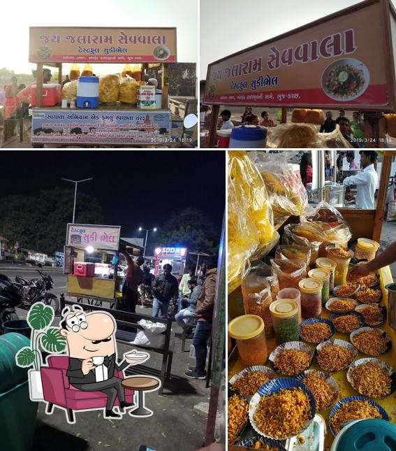 The interior of Jay Jalaram Sev Wala (robin ni bhel)