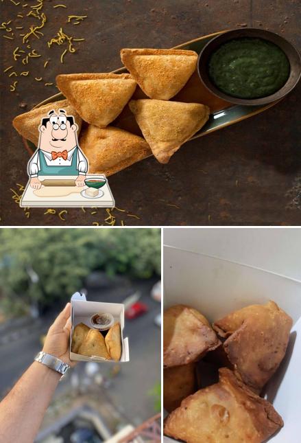 Samosa at Samosa Singh