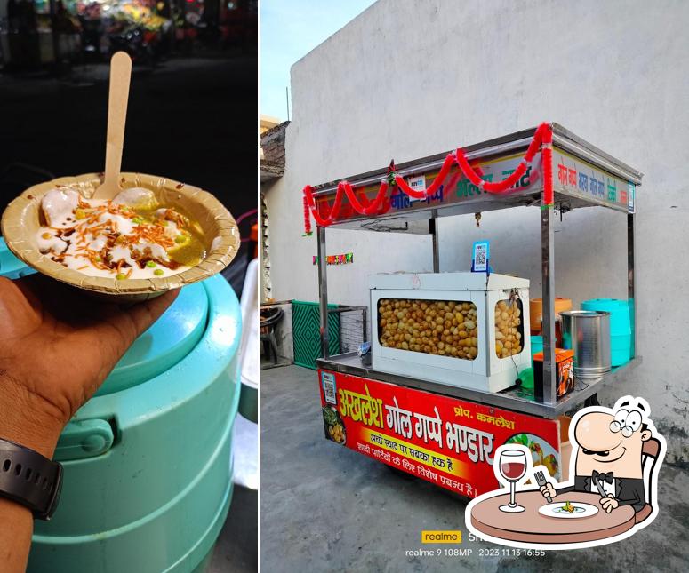Food at Akhlesh golgappe bhandar