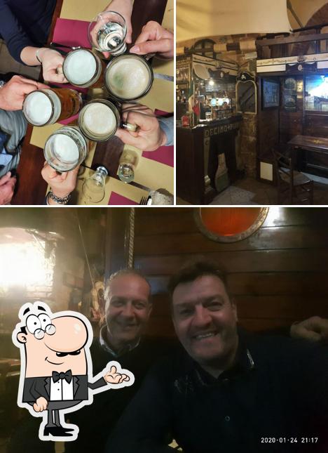 La immagine della interni e bancone da bar di Decimo Porto