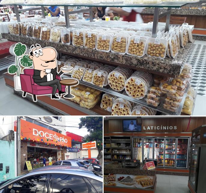 Entre diferentes coisas, interior e exterior podem ser encontrados no Doce Pão - Lauro de Freitas