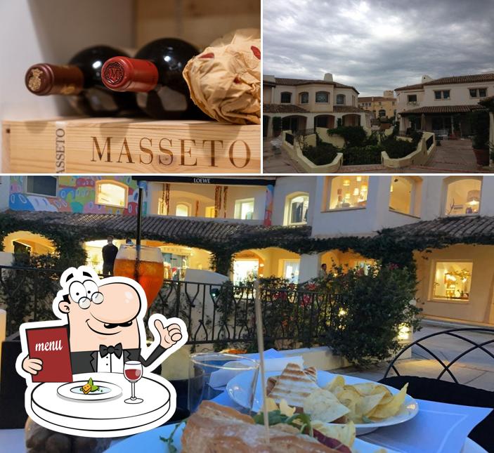 Dai un’occhiata alla foto che presenta la cibo e esterno di Zamira Lounge