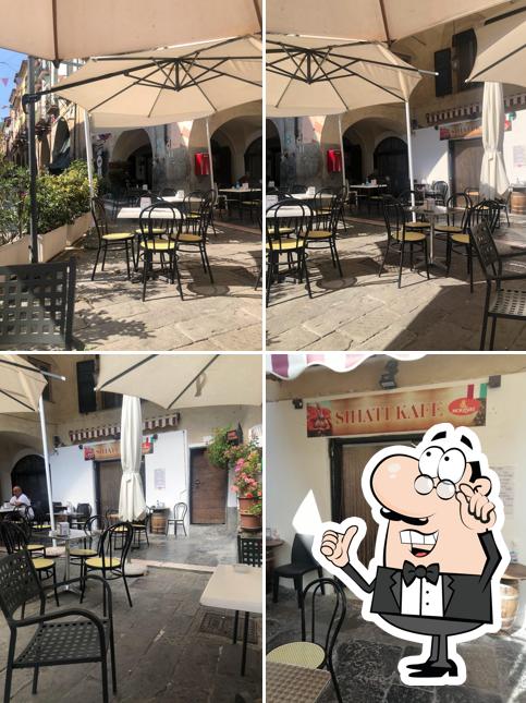 Siediti a un tavolo di Bar Sihati Kafé