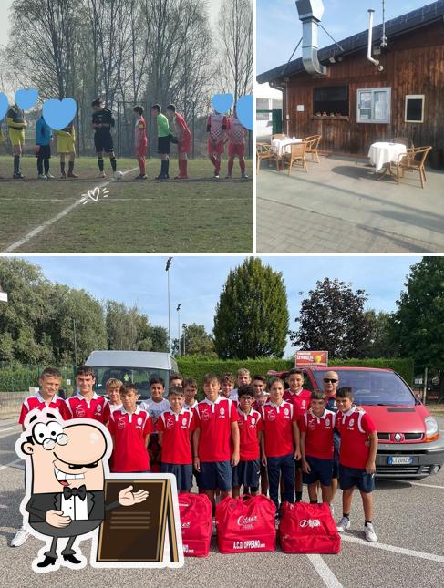 Guarda gli esterni di Centro Sportivo " Le Fratte "