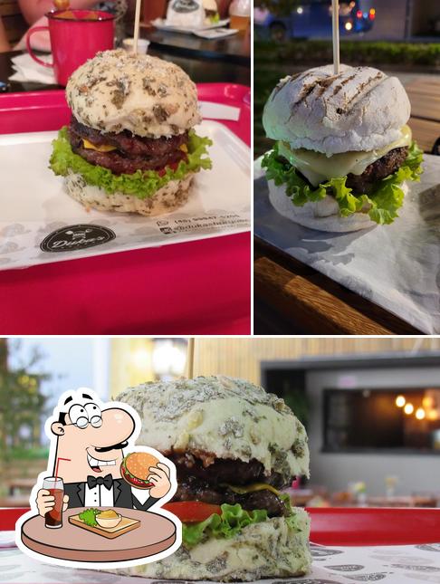Peça um hambúrguer no Meu Jardim Food Park Estreito