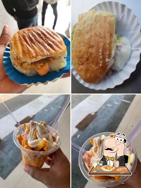 Food at King Vadapav & Samosa