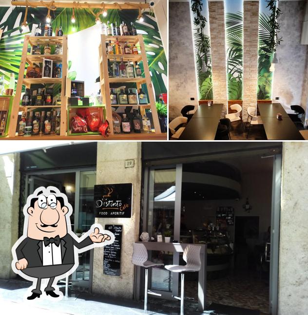Dai un'occhiata agli interni di D'istinto Cafè