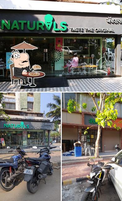 The exterior of Naturals Ice Cream