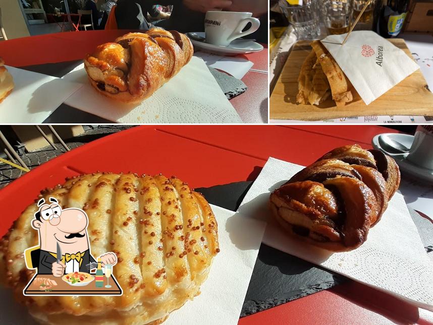 Platti al Ristorante Bar Cascina Parco Gallo