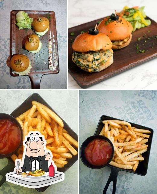 At Zinq - The Club Lounge you can try fries