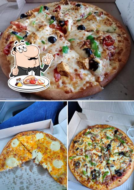 Pick pizza at La Pino'z Pizza