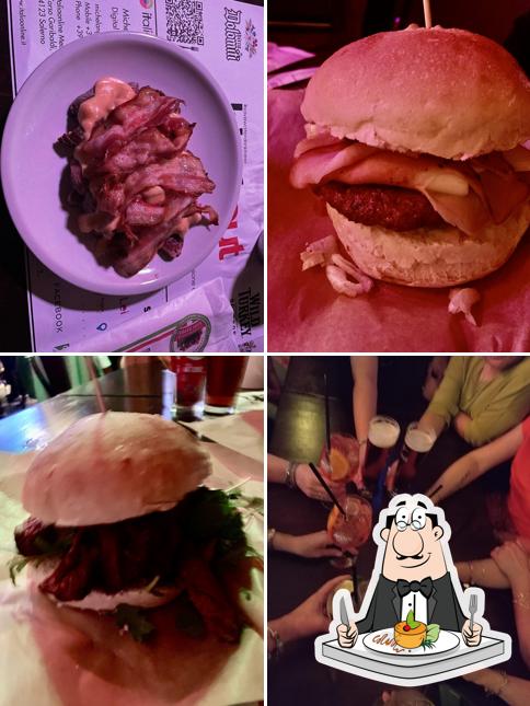 Panino con maiale stirato al Blackout Music Pub