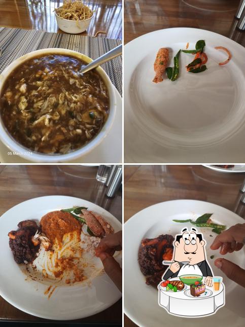 Hot and sour soup at Shetty Lunch Home (Bar and Restaurant)