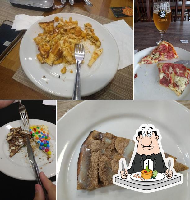 Comida em Casseroles pizzaria e galeteria