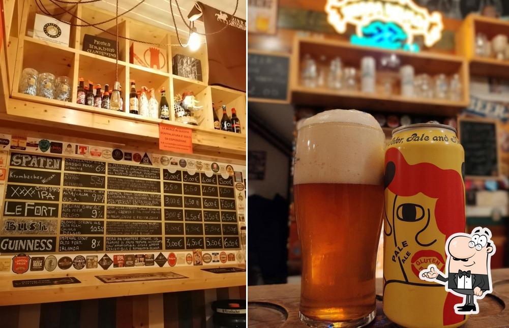 Gli interni di Opificio Birraio Beer Shop