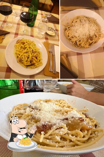Spaghetti alla carbonara al Bacco Trattoria - Cucina Tipica Romana a km zero