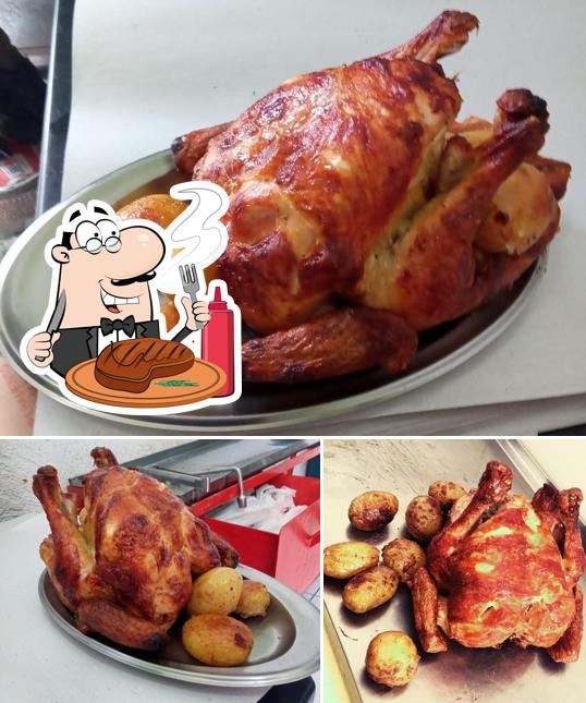 Experimente pratos de carne no Frango Assado Top