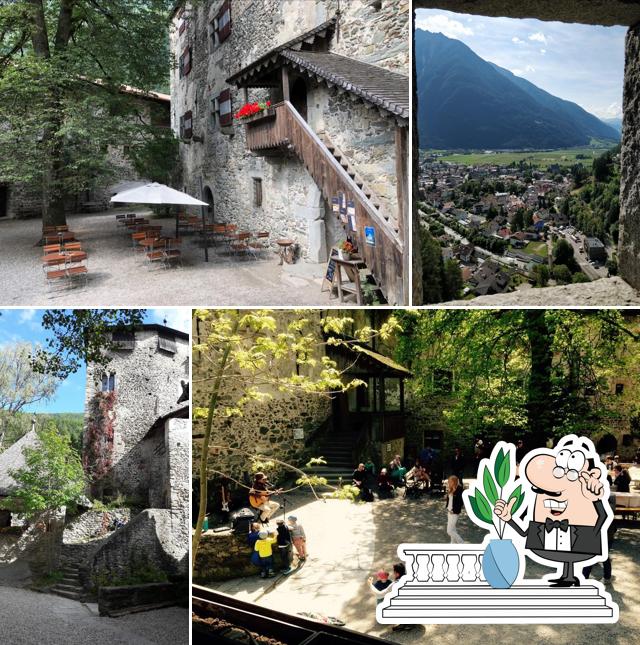 Goditi la vista dall'area esterna di Ritterschänke Burg Taufers
