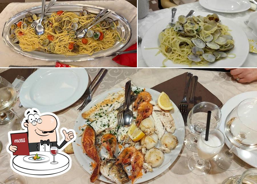 La nourriture et intérieur du restaurant