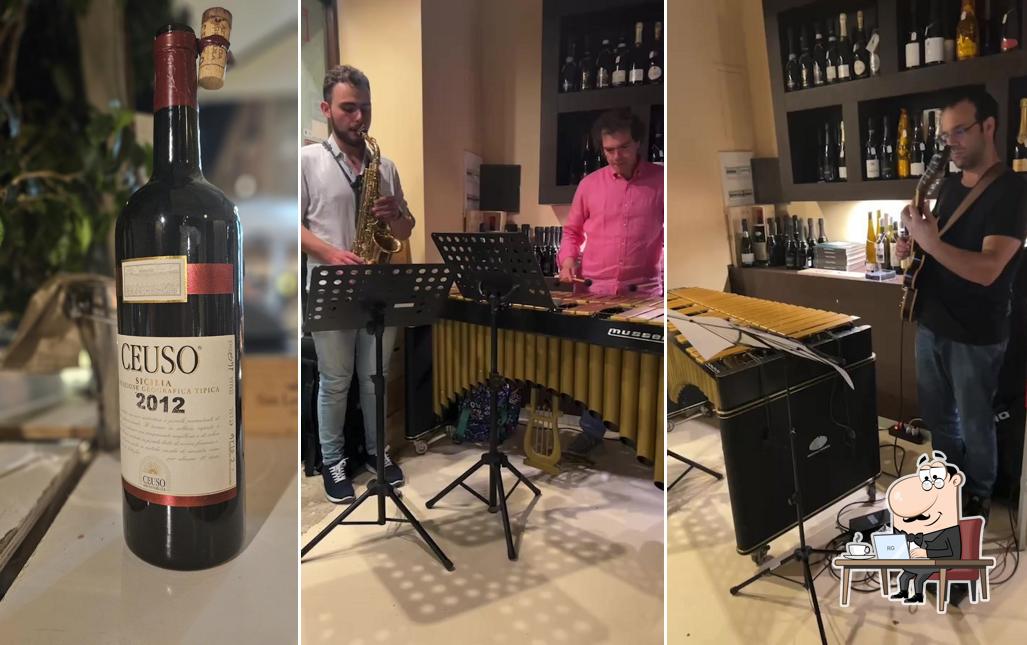Dai un'occhiata agli interni di Enoteca Versi di Rosso