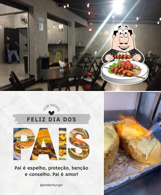 A comida e interior do restaurante